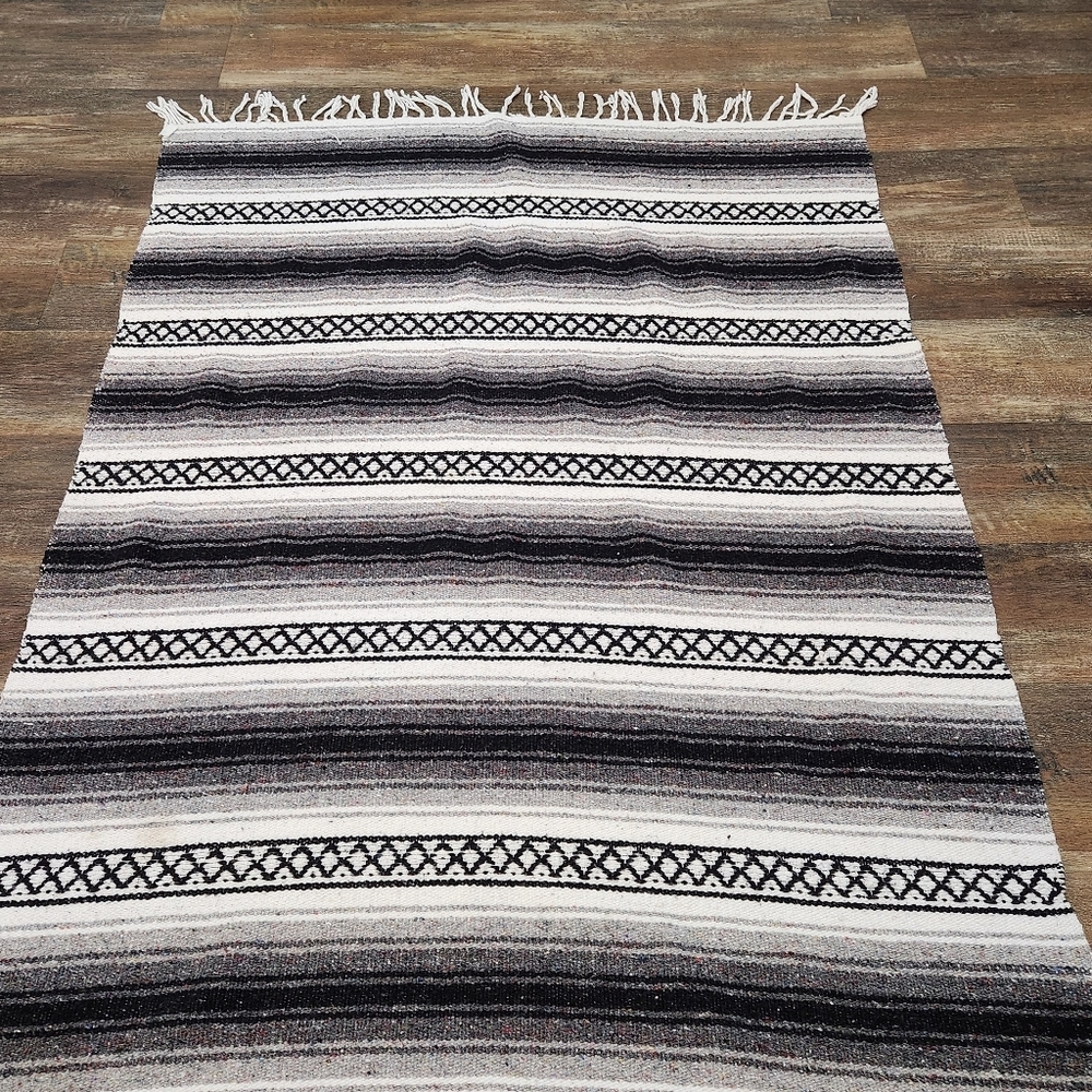 Vintage SDG Genuine Mexican Handwoven Blanket, Premium 75" x 46"  Falsa Blanket